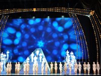 This is a show performed by the Rockettes, the dance group of Radio City